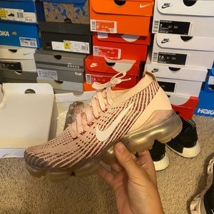 Nike women’s Vapormax pink